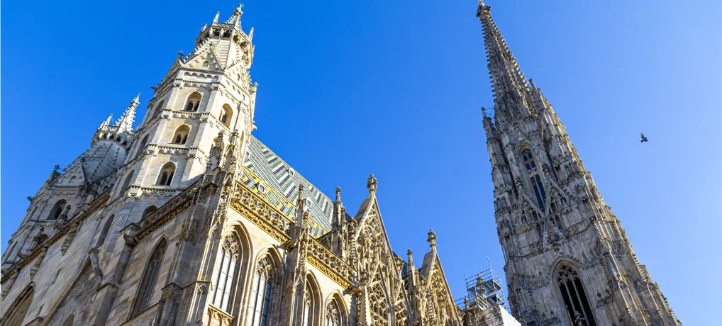 Il Duomo di Santo Stefano con lo Steffl