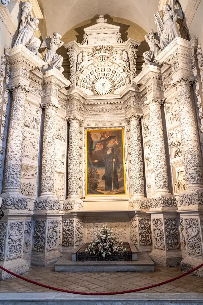 L'altare dedicato a San Francesco da Paola