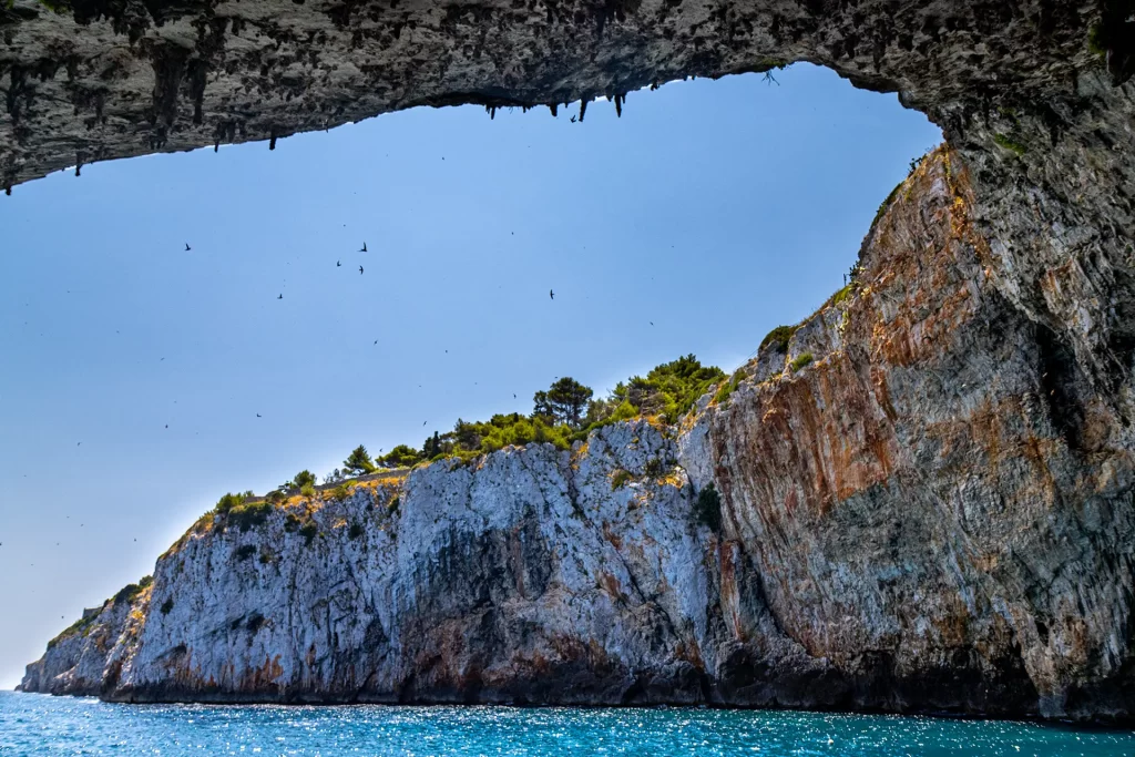 L'ingresso alla grotta Zinzulusa, da vedere con i bambini